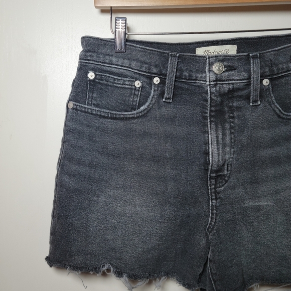 Madewell High Rise Denim Shorts | Madewell Shorts | High Rise Shorts | Size 27 - Picture 4 of 9